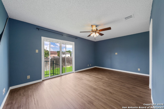 Image 18 of 28 For 4527 Stradford Place