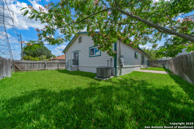 Image 26 of 28 For 4527 Stradford Place