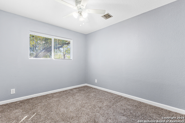 Listing photo id 9 for 5122 Binz Engleman Rd