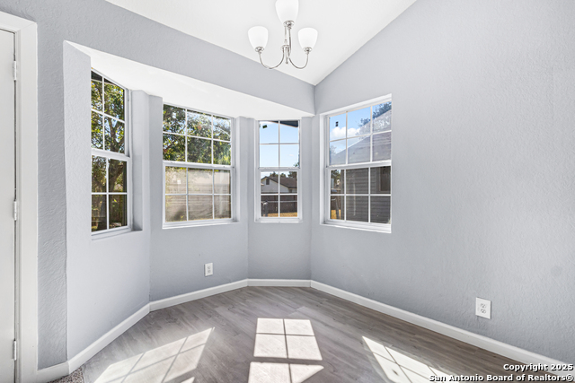 Listing photo id 3 for 5122 Binz Engleman Rd