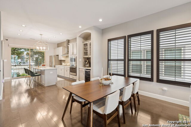 Image 11 of 30 For 219 Melrose Dr E B