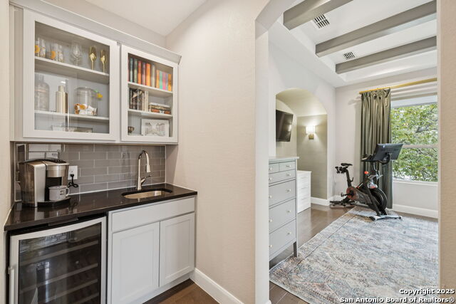 Image 21 of 30 For 219 Melrose Dr E B