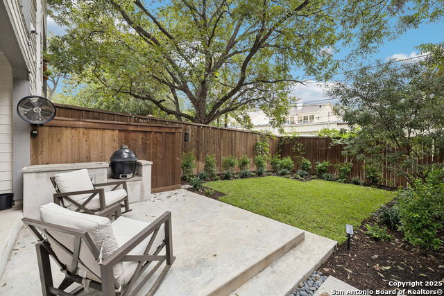 Image 26 of 30 For 219 Melrose Dr E B