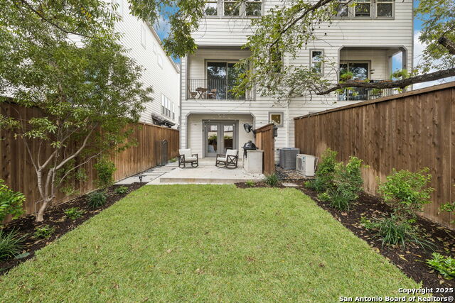 Image 27 of 30 For 219 Melrose Dr E B