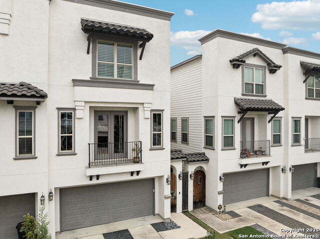 Image 3 of 30 For 219 Melrose Dr E B