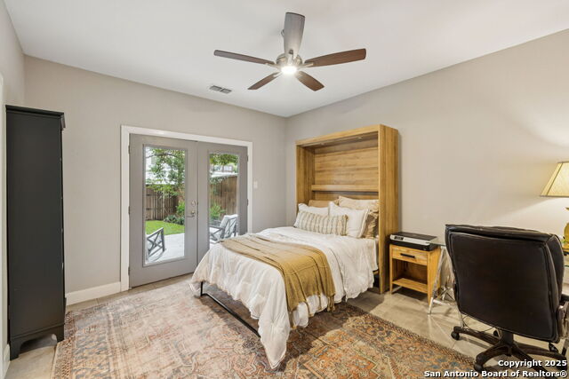 Image 5 of 30 For 219 Melrose Dr E B