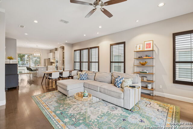 Image 6 of 30 For 219 Melrose Dr E B