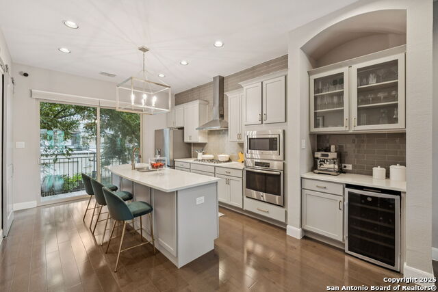 Image 9 of 30 For 219 Melrose Dr E B