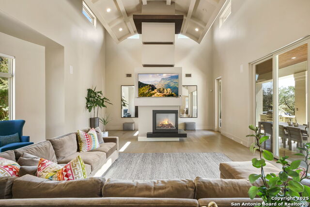 Image 13 of 50 For 106 Wellesley