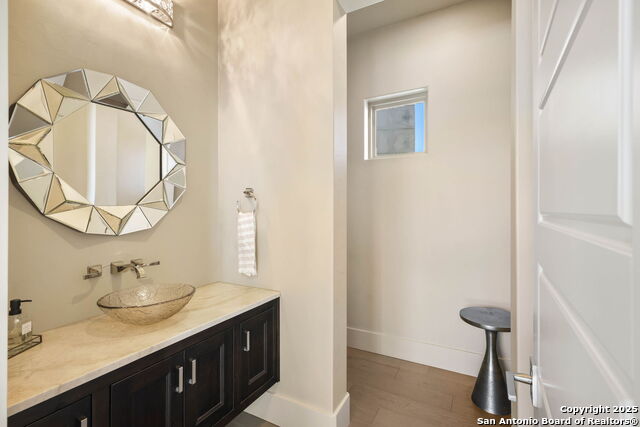 Image 24 of 50 For 106 Wellesley