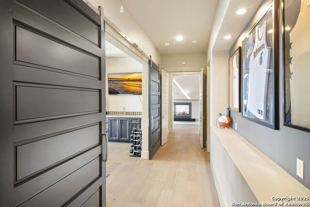 Image 25 of 50 For 106 Wellesley