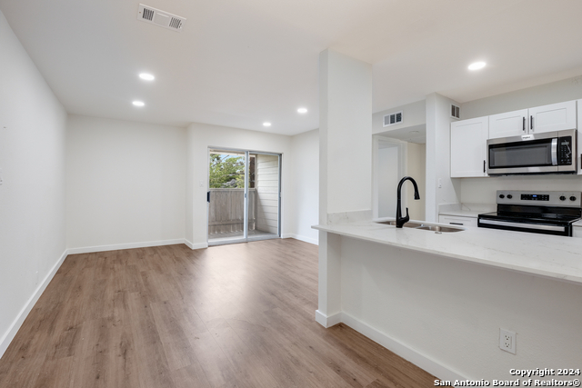 Image 3 of 17 For 340 Montclair St  208