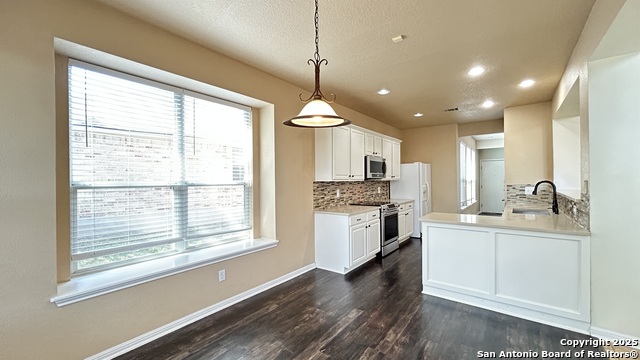 Image 22 of 42 For 9518 Horserace