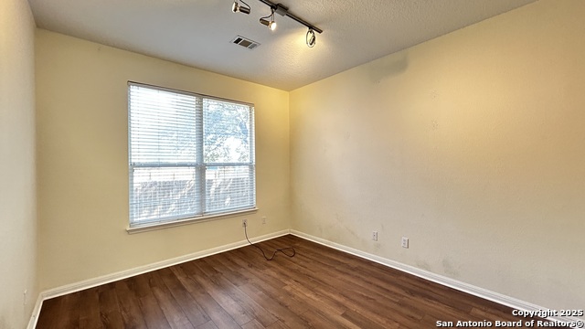 Image 26 of 42 For 9518 Horserace