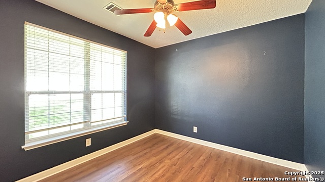 Image 4 of 42 For 9518 Horserace