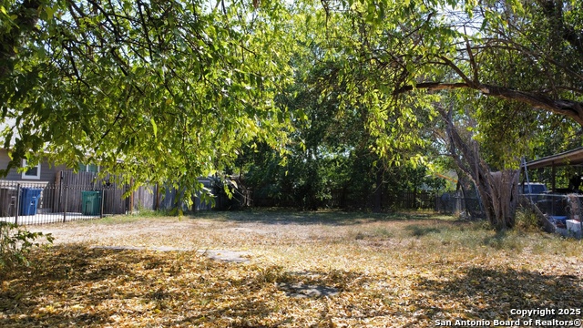 Image 3 of 4 For 1252 Vermont