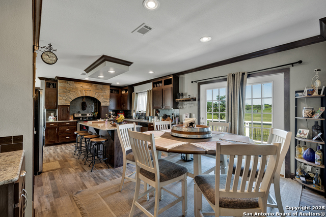 Image 15 of 25 For 714 Union Wine