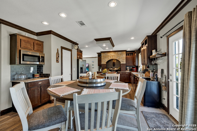 Image 16 of 25 For 714 Union Wine