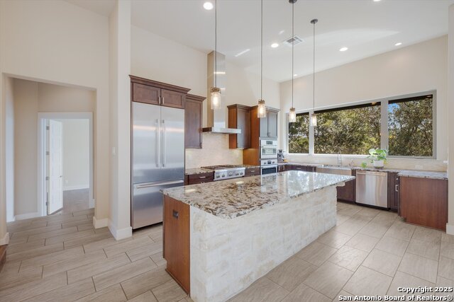 Image 11 of 41 For 10046 Ivory Cyn