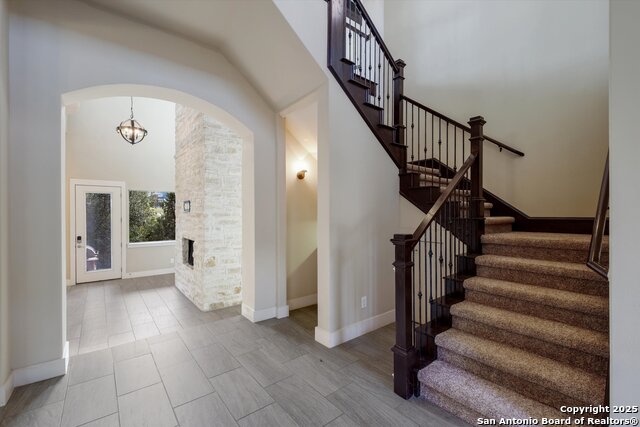 Image 8 of 41 For 10046 Ivory Cyn