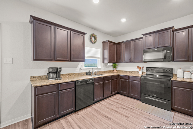 Image 18 of 38 For 15210 Snug Harbor