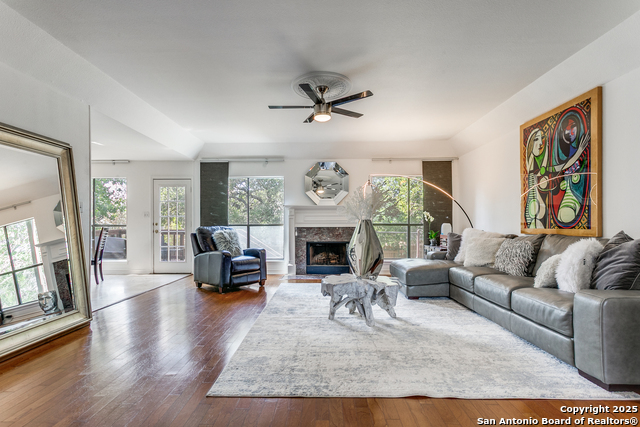 Image 9 of 28 For 25011 Earthstone