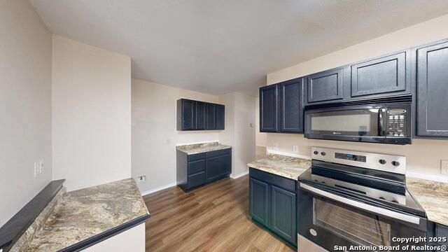 Image 8 of 28 For 16422 Turf Club