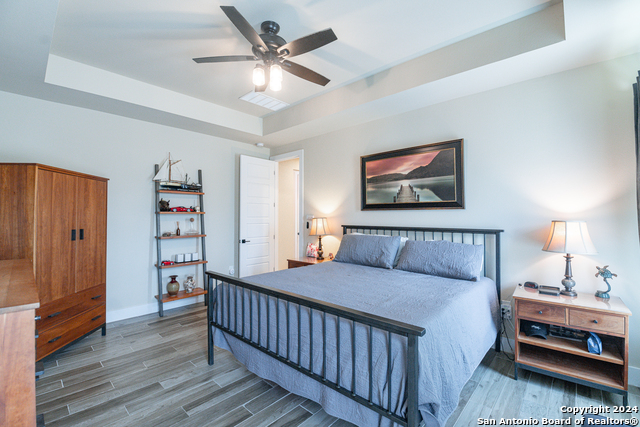 Image 17 of 41 For 924 Rhinestone