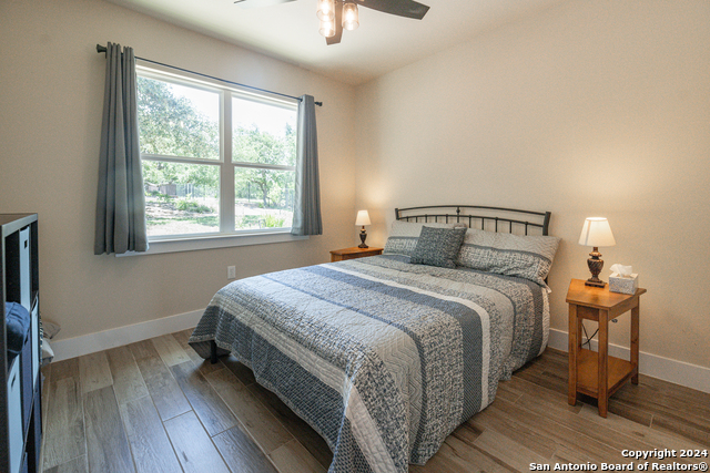 Image 26 of 41 For 924 Rhinestone