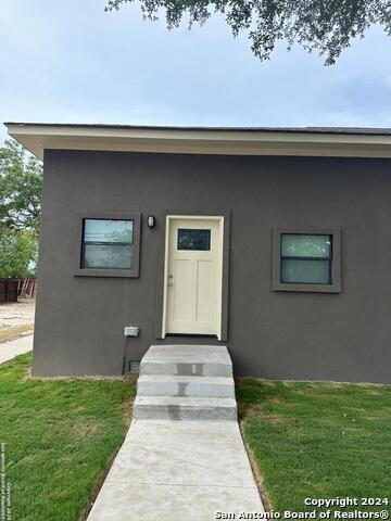 Details for 1912 14th  8, Hondo, TX 78861