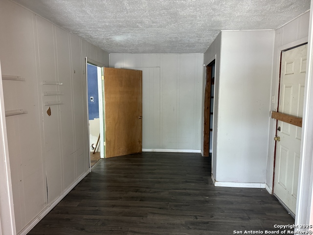 Image 11 of 22 For 910 Menefee