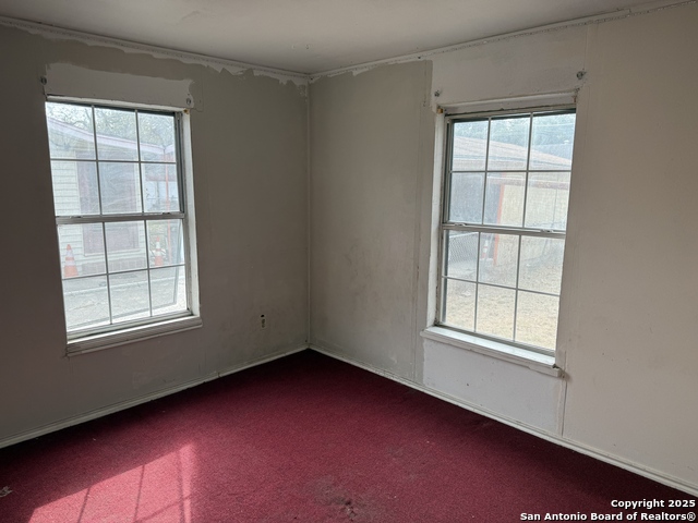 Image 17 of 22 For 910 Menefee