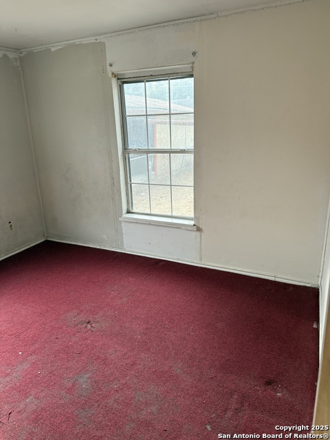 Image 19 of 22 For 910 Menefee