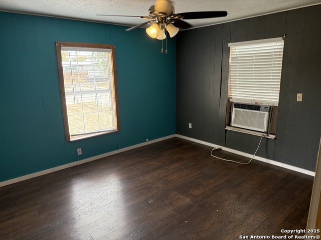 Image 20 of 22 For 910 Menefee