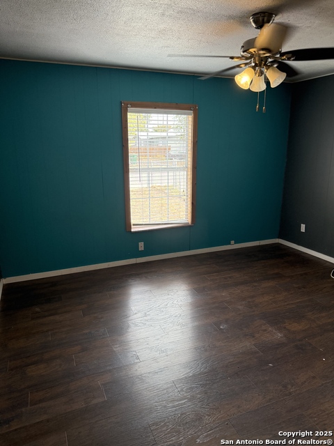 Image 21 of 22 For 910 Menefee