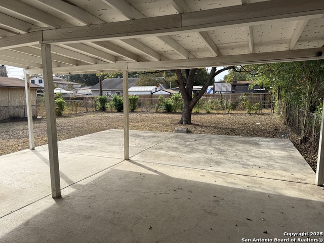 Image 4 of 22 For 910 Menefee