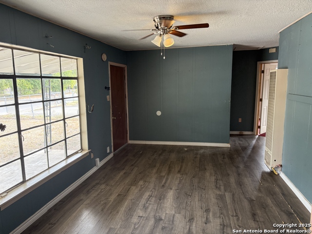 Image 8 of 22 For 910 Menefee