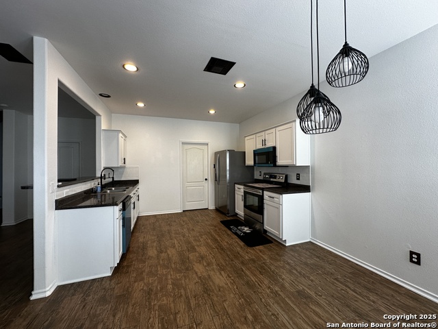 Image 4 of 34 For 21919 Goldcrest