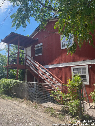 Image 11 of 23 For 1002 Lynwood Ave W