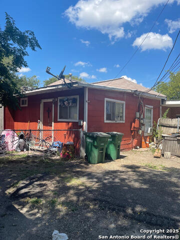 Image 2 of 23 For 1002 Lynwood Ave W