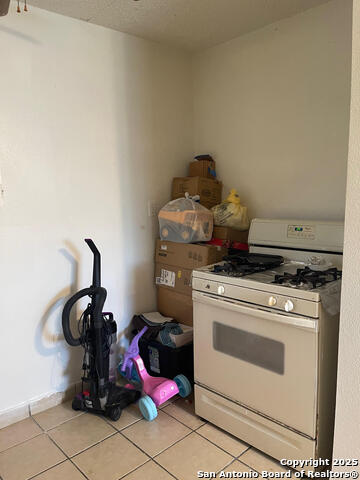 Image 20 of 23 For 1002 Lynwood Ave W