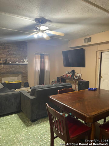 Image 3 of 23 For 1002 Lynwood Ave W