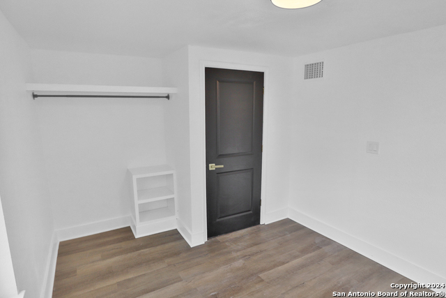 Image 19 of 27 For 19007 Pleasanton