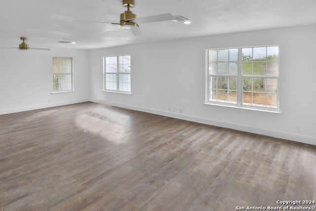 Image 20 of 27 For 19007 Pleasanton