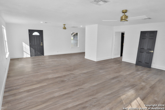 Image 21 of 27 For 19007 Pleasanton