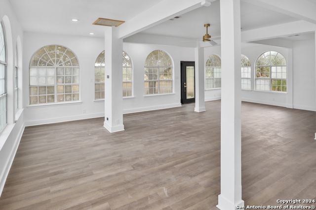 Image 7 of 27 For 19007 Pleasanton