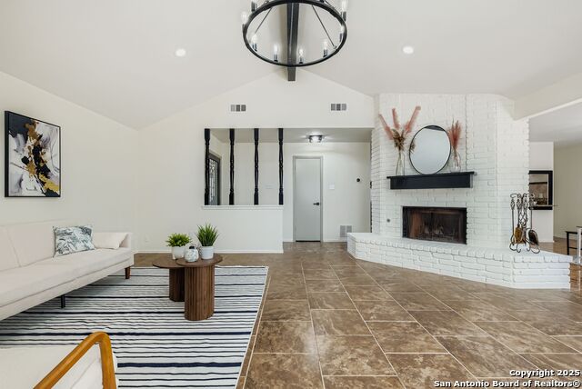 Listing photo id 8 for 9627 Wildwood Ridge