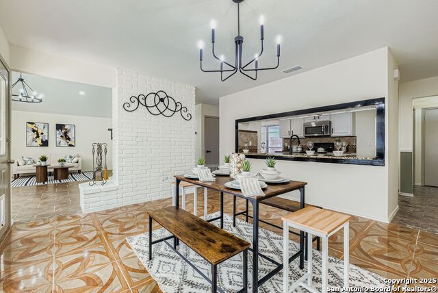 Listing photo id 9 for 9627 Wildwood Ridge