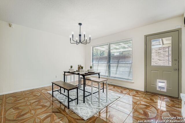 Listing photo id 10 for 9627 Wildwood Ridge