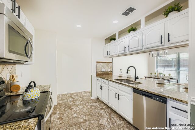 Listing photo id 12 for 9627 Wildwood Ridge